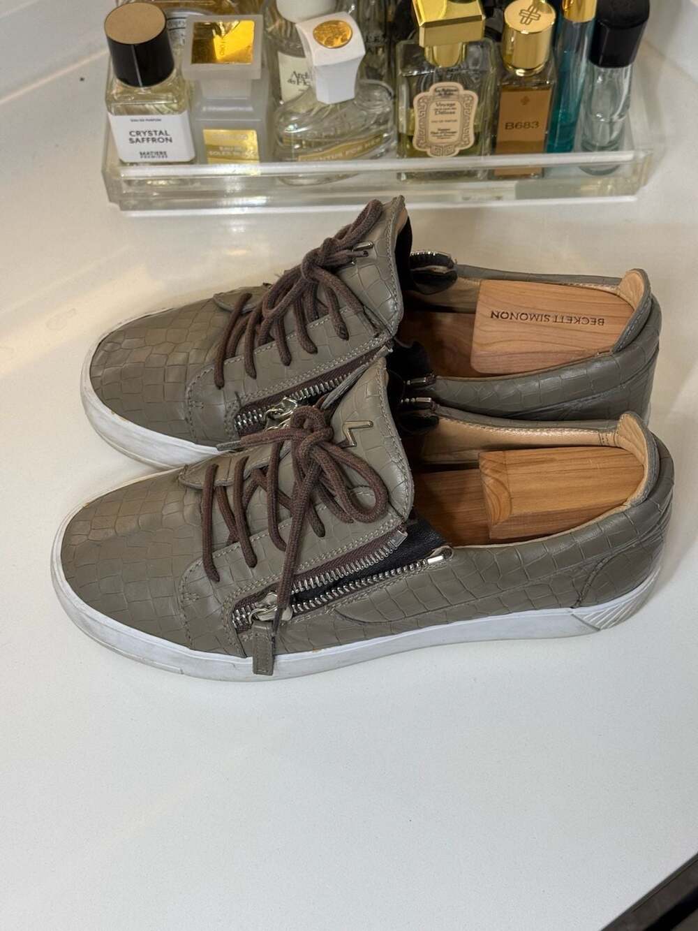 Giuseppe Zanotti Frankie Taupe Grey Croc-Embossed Double-Zip Low-Top Sneakers - Picture 4 of 9